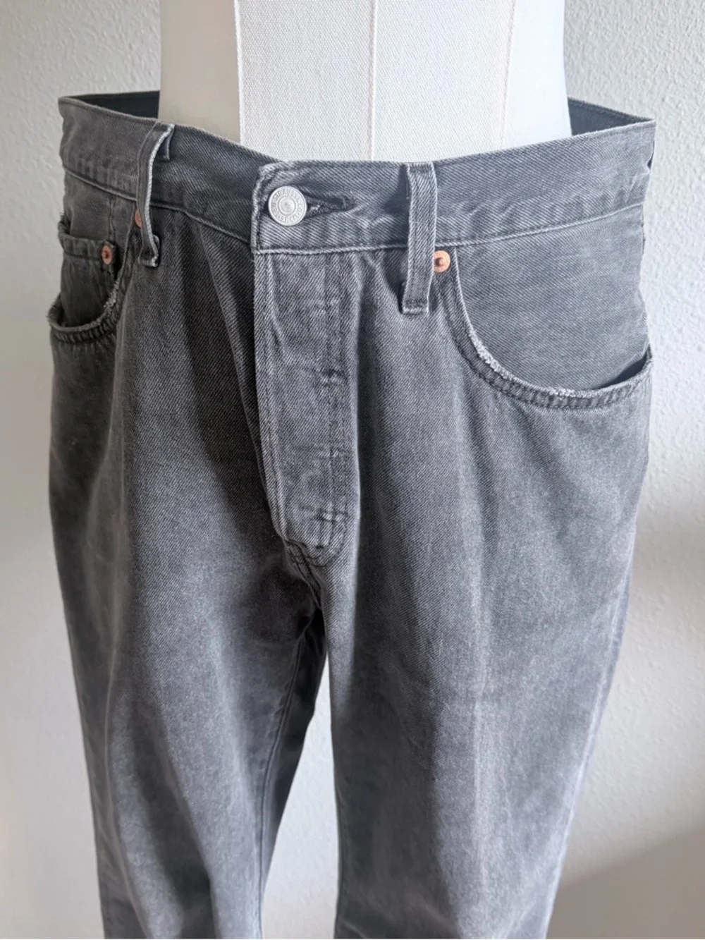 Levi's Men's Washed Charcoal Relaxed‎ Jeans